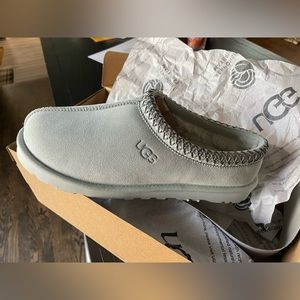UGG Tasman Slipper - BRAND NEW - Size 8 - Color Goose. Sold out online.